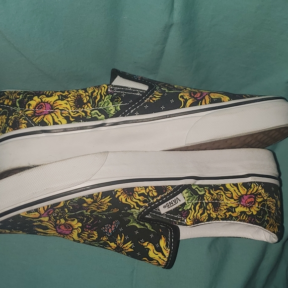 Vans - Picture 3 of 8